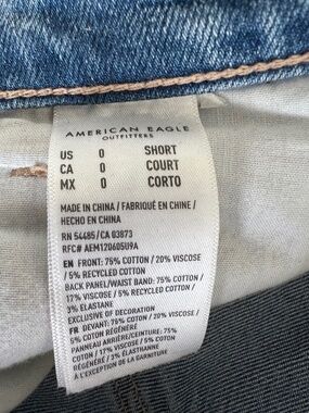 Women’s American eagle mom jeans